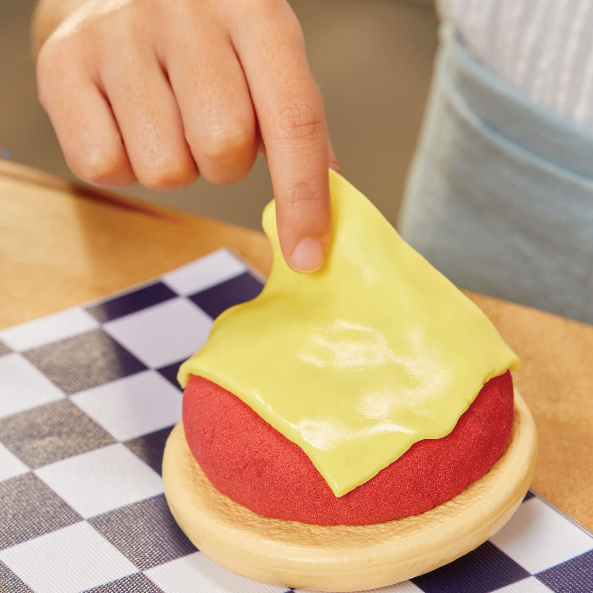 Creative Chefs™ Cheeseburger and Fries Kit - Pretend Cooking Kit with Reusable Burger and Fries Mix with Multi-Step Preparing and Plating