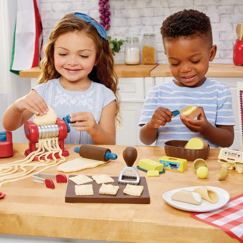 Creative Chefs™ Italian Restaurant Kit - Restaurant Play Set with Pasta Maker and Recipe Cards with Preparing, Cooking and Serving Adventures